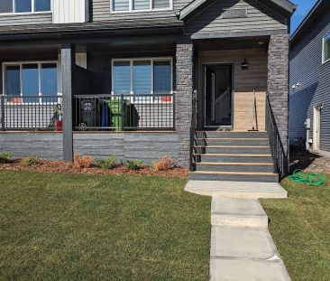 Pet Friendly 3 bedroom duplex + a den Duplex for rent in Pinecreek — 3 Bedrooms+ Den Duplex - Photo 1