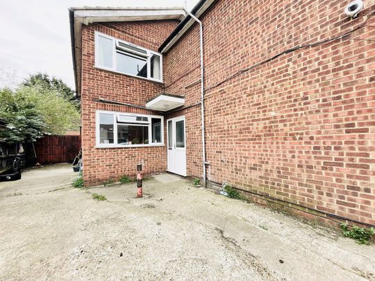 Room in a Shared House, Arundel Road, LU4 - Photo 1