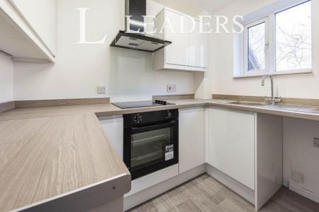 2 bedroom semi-detached house to rent - Photo 2
