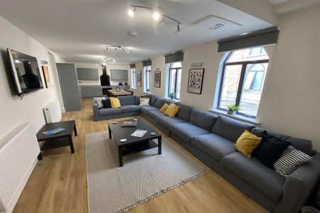 1 bedroom in a house share to rent - Photo 3