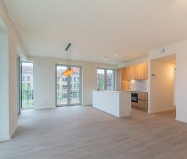 Appartement te huur - foto 2