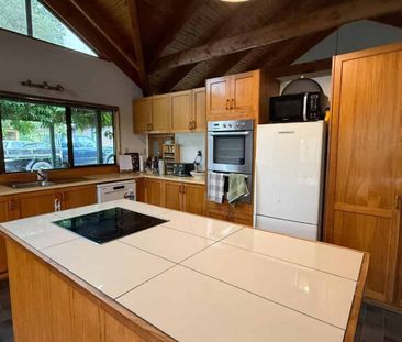 Serene country homestead - Photo 1