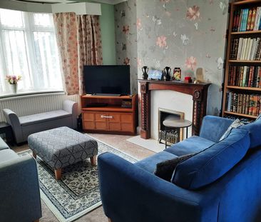 3 Bed Semi-Detached House, Leicester, LE3 - Photo 2