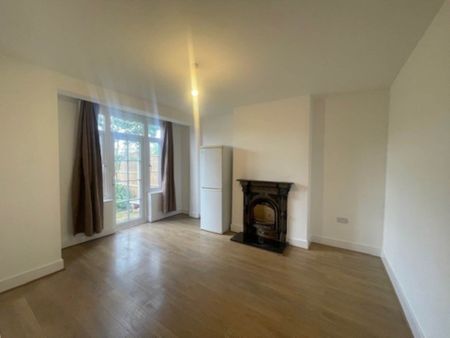 Sydney Road, Barkingside - Photo 4