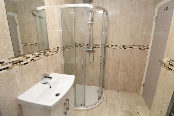 6 bedroom house to rent - Photo 1