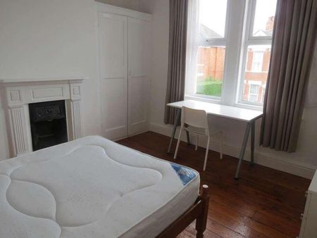 Bedroom Detached House In Winton, BH3 - Photo 5