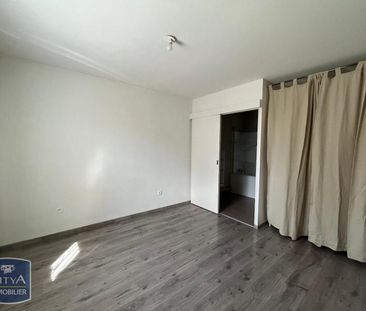 Location Appartement 2 pièces 47m² ERQUINGHEM LYS 59193 - Photo 2