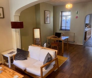 2 Bed Terraced House, Tower Hamlets Road, E7 - Photo 2