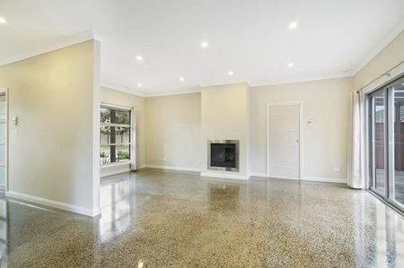 Immaculate Modern Living in Prime Family Location - Photo 2