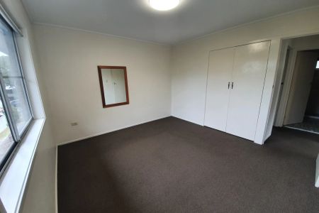 Neat & Tidy Unit in Prime Location - Photo 3