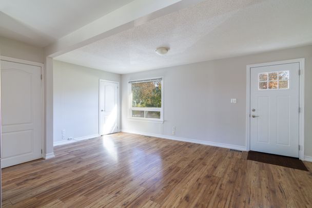 For Lease - 210 Cox Mill Road, Barrie, Ontario - Photo 1