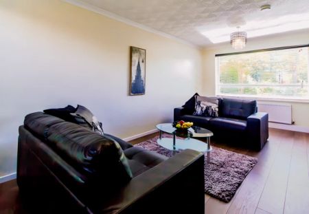 4 Bed 2 Bath - Photo 2