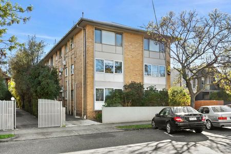 Beachside Bliss in the Heart of Elwood - Photo 4