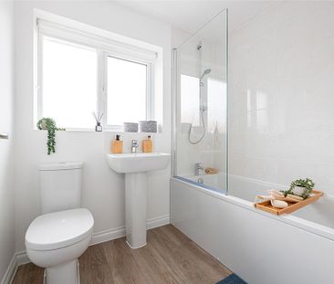 3 bedroom semi-detached house to rent - Photo 2