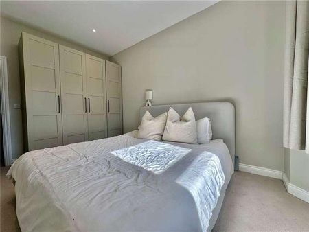 Alexandra Road, Poole, Dorset, BH14 - Photo 3