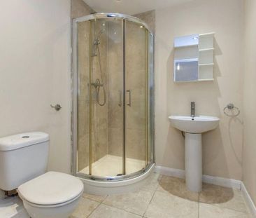 3 bedroom apartment to rent - Photo 6