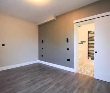 3 bedroom apartment to rent - Photo 2