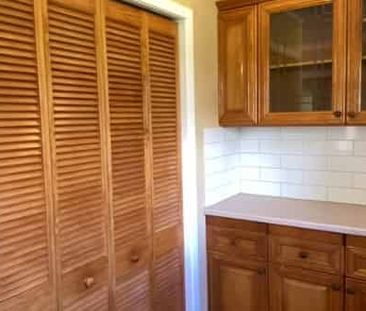 Spacious 3-Bedroom Home with Fireplace - Photo 1