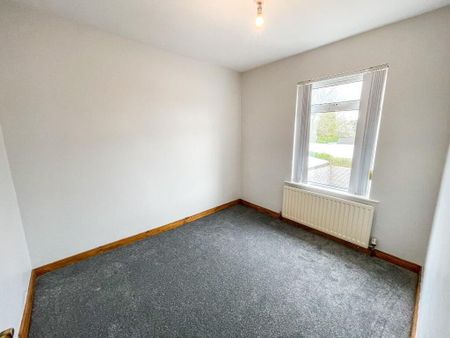 34 Warren Park, Lisburn, BT28 1LL - Photo 4