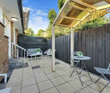 PERFECTLY PRESENTED | GREAT LOCATION | MODERN - Photo 4