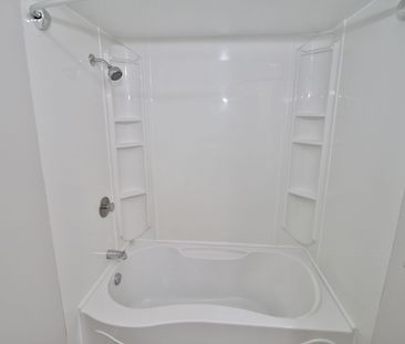 For Lease - 3691 Albion Road Unit# 52, Blossom Park - Airport and A... - Photo 4