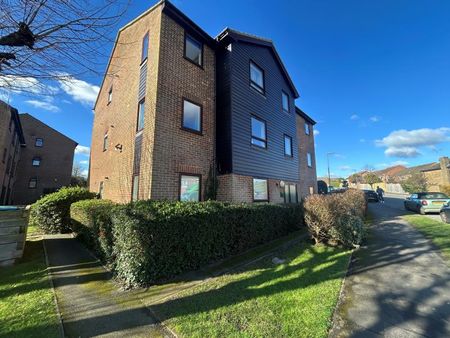 Elmfield House, Guildford, GU4 - Photo 2