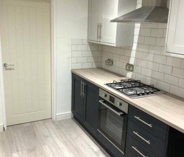 3 bedroom terraced house to rent - Photo 6