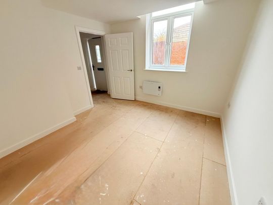 Sherborne Road, Yeovil, Somerset - Photo 1