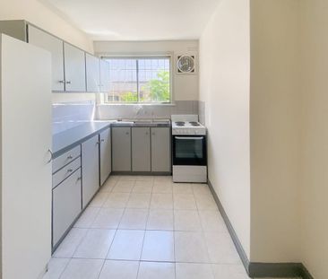 3/10 Bayswater Road, Kensington VIC 3031 - Photo 4