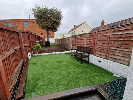 2 bedroom terraced house to rent - Photo 5