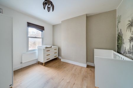 3 bedroom terraced house to rent - Photo 5