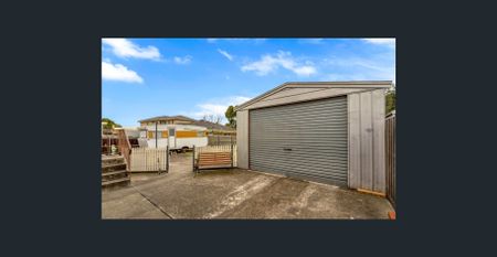 GREAT FAMILY HOME - Photo 4