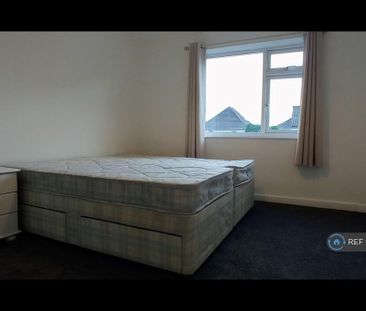 4 bedroom semi-detached house to rent - Photo 6