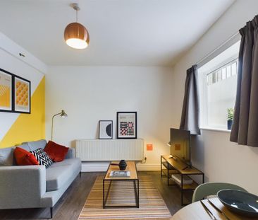 2 bedroom flat to rent - Photo 1