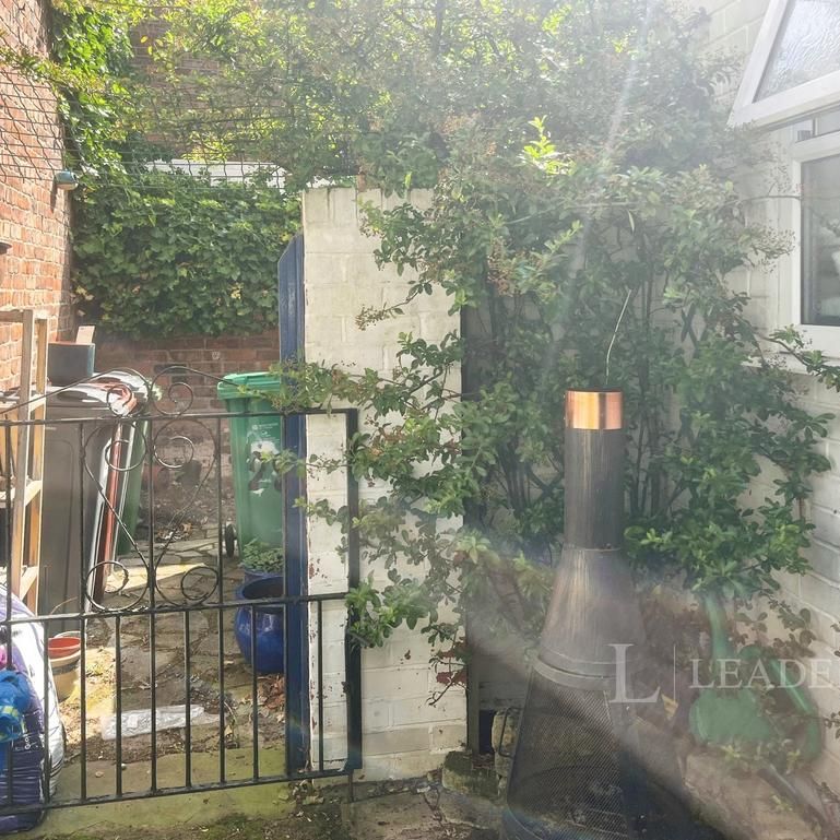 2 bedroom terraced house to rent - Photo 1