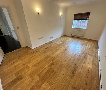 Kennedy Close, London Colney, St Albans, AL2 - Photo 4