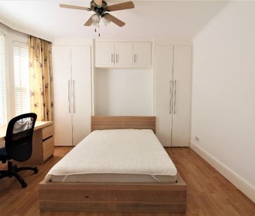 5 bedroom terraced house to rent - Photo 3