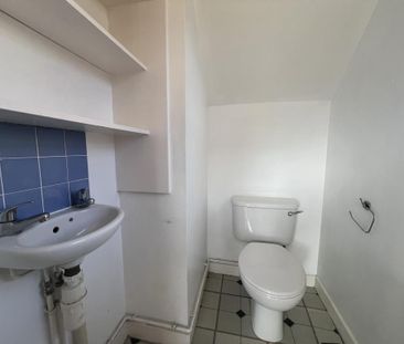 2 bedroom semi-detached house to rent - Photo 5