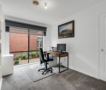 9 Watts Terrace, Pakenham VIC 3810 - House For Rent | Domain - Photo 2