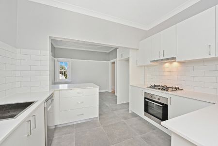 Ready To Move In - 12 months lease only - Photo 2