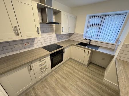 3 bedroom apartment to rent - Photo 2