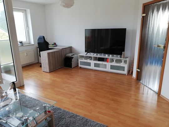 gemütliche 2,5 Zi-DG-Wohnung mit Loggia in Nienburg OT Holtorf - Photo 1
