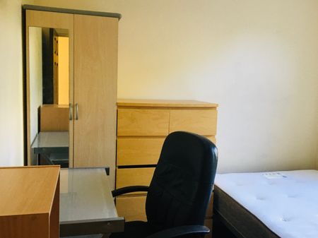 229 DAWLISH ROAD - Photo 4