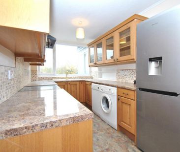 2 bedroom maisonette to rent - Photo 4