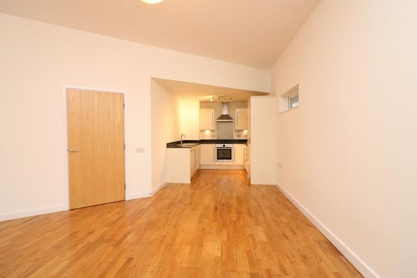 2 bedroom flat to rent - Photo 1