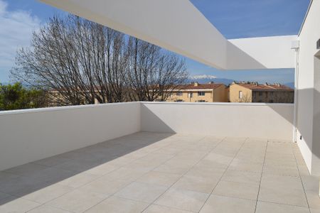 Location Appartement 4 pièces 78m² PERPIGNAN 66000 - Photo 5