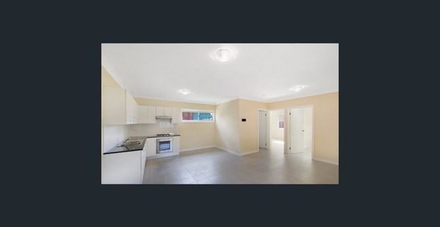 Conveniently located granny flat!!! - Photo 1
