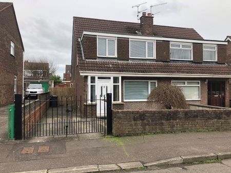 27 Kingsway, Carrickfergus, BT38 7JZ - Photo 4