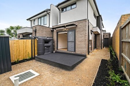 3/128 Porter Road, Heidelberg Heights VIC 3081 - Photo 4