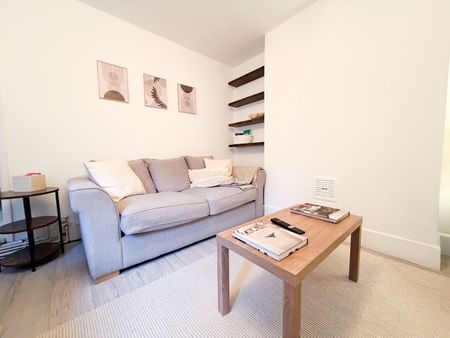 1 Bed Flat, Dancer Road, SW6 - Photo 3
